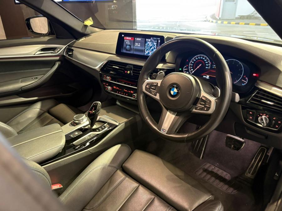 520iA M-Sport - Image 4